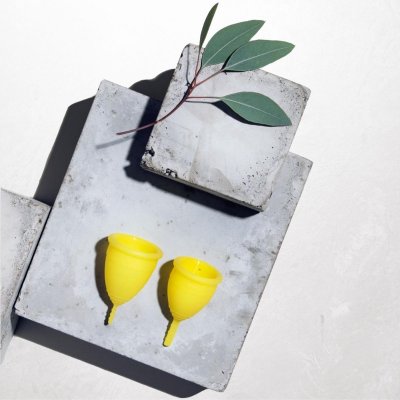 Lunette Menstruationstasse gegen Frauenarmut