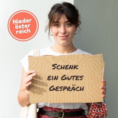 Finanziere mit einer virtuellen Tasse Kaffee ein Beratungsgespräch